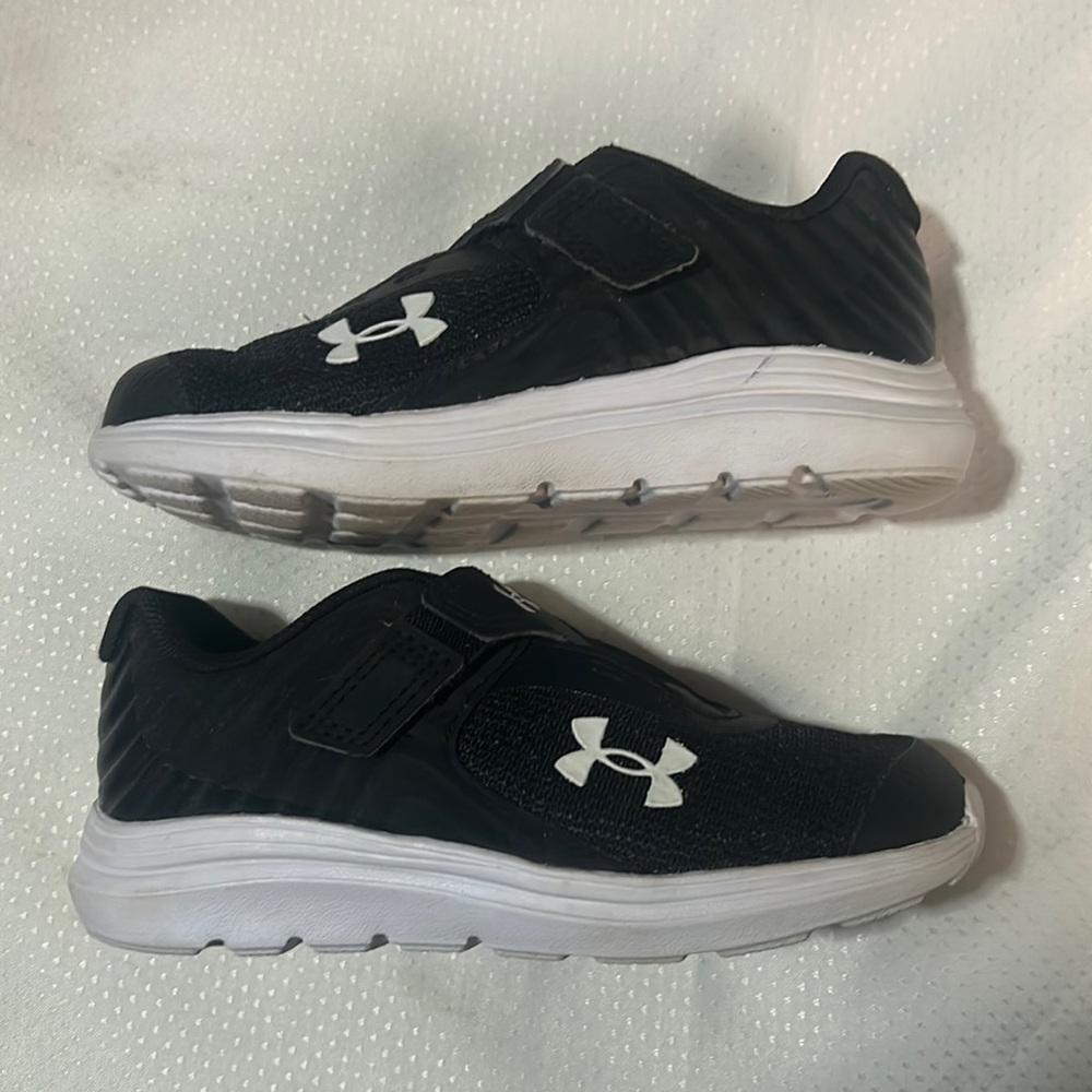 Under Armour Toddler Kids Size 9k Outhustle Running Shoes